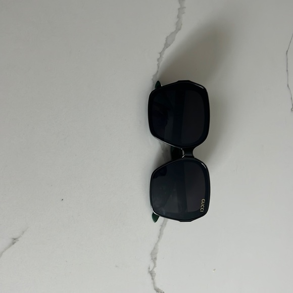 Cheapy sunnies. - Picture 1 of 2